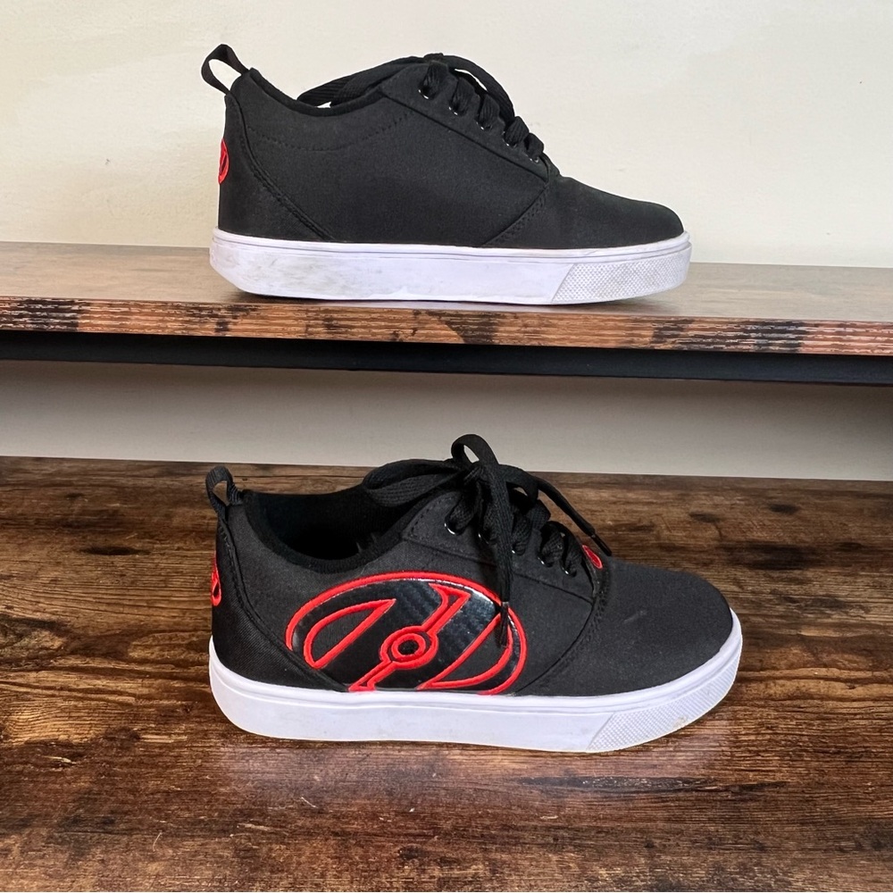 Heelys Kids Canvas Lace up Shoes‎ Black Red Size Youth 2 NO WHEELS